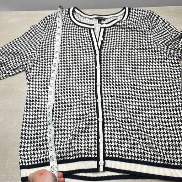 Talbot’s houndstooth plaid button up sweater - Picture 7 of 7